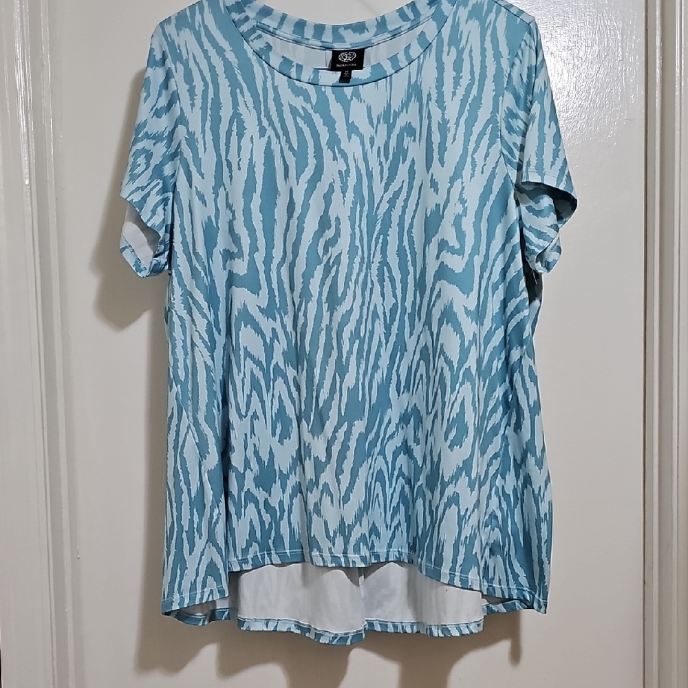 bobeau Blue Patterned Short Sleeve Blouse